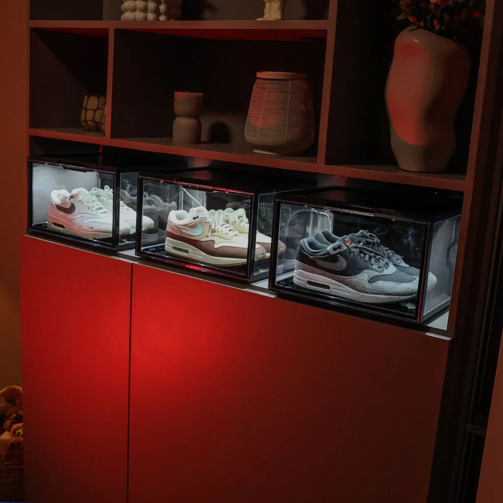 Sfeerfoto sneakerbox LED zwart 2