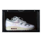 Boîte à sneakers noire