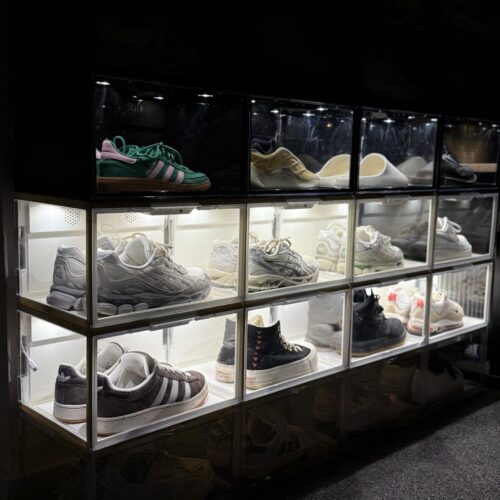 sneakerbox led